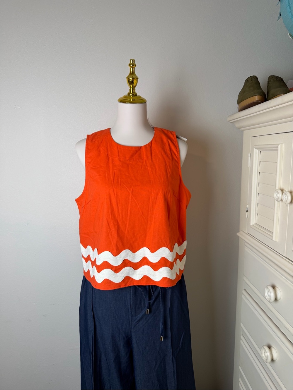 Pinch Orange Tank with White Wave Hem